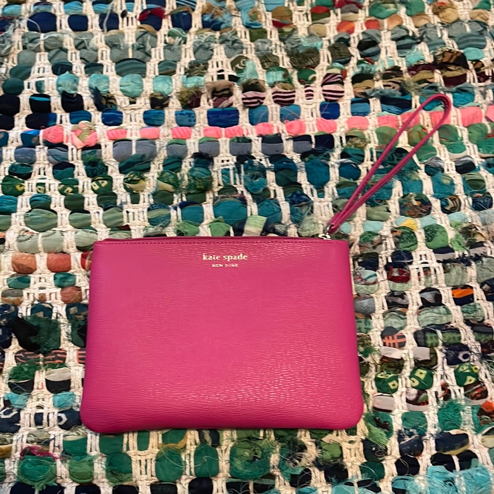 Kate Spade wristlet - never used